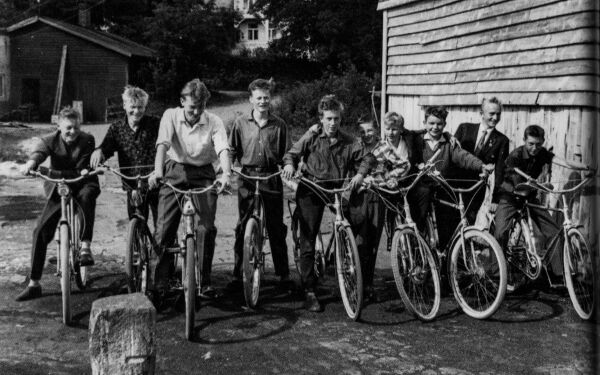 Fotografen i Tennfjord var kalla «Peter Smart» - folk reiste langveges for å få beste bileta