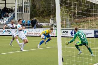 Slik gjekk det på Brattvåg stadion