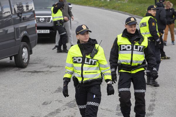 Vindkraft-aksjonistane har forlatt ferjekaia