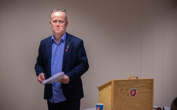 - Urimeleg lang tid for gjennomføring av politiske møte i nye Ålesund