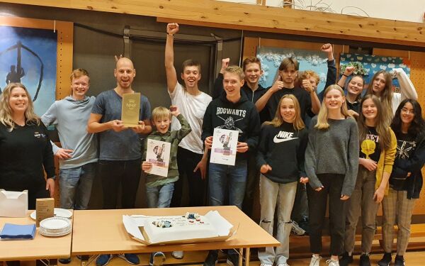 NMF-kake til Vestnes Skolekorps